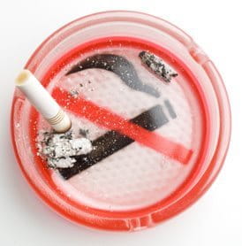 El consumo de tabaco es perjudicial para la salud de tu espalda